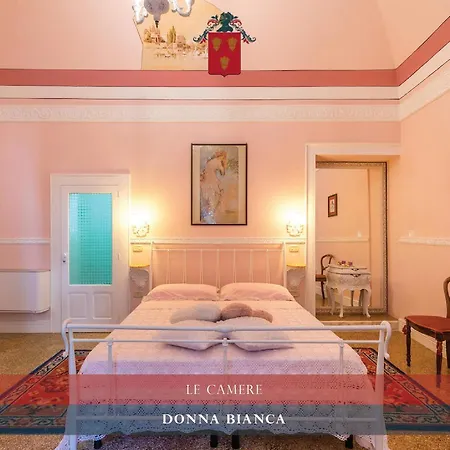 Palazzo Tre Cardi Nocleg ze śniadaniem 3*