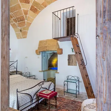 Bed & Breakfast Palazzo Tre Cardi 3*