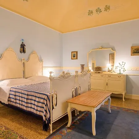 Palazzo Tre Cardi Bed & Breakfast Salve