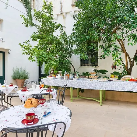 Palazzo Tre Cardi Bed & Breakfast *