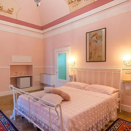 Palazzo Tre Cardi Bed & Breakfast *