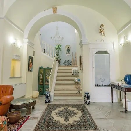 Palazzo Tre Cardi Bed & Breakfast *